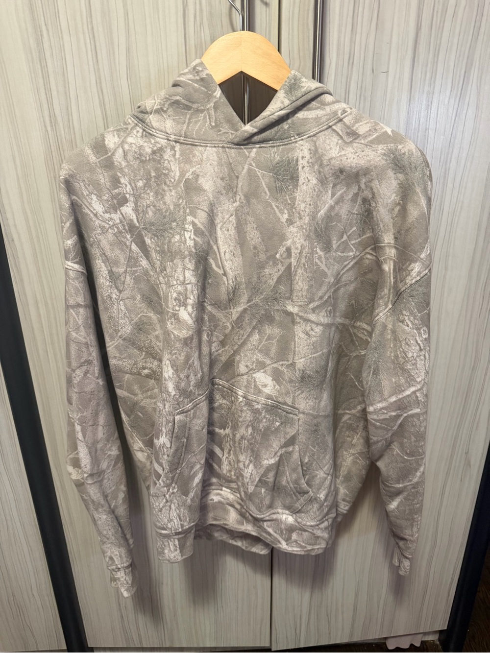 Abercrombie & Fitch Men's Gray Camouflage Hoodie